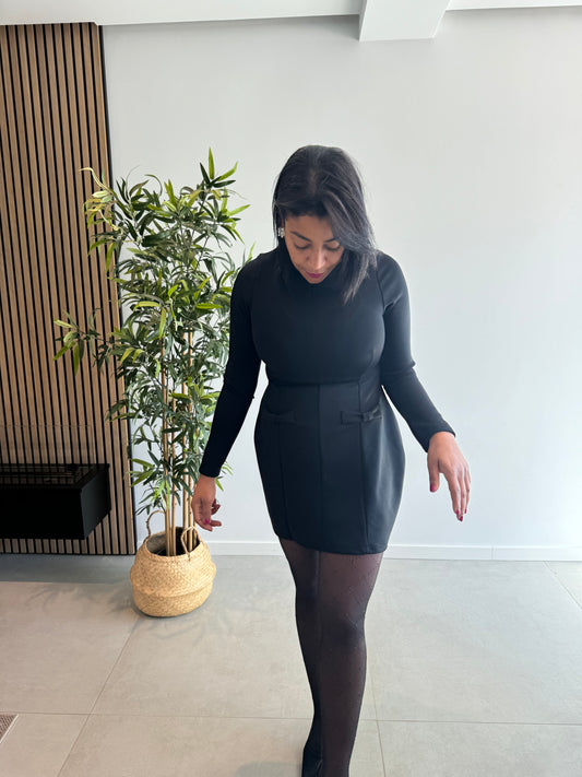 Vestido negro lazos