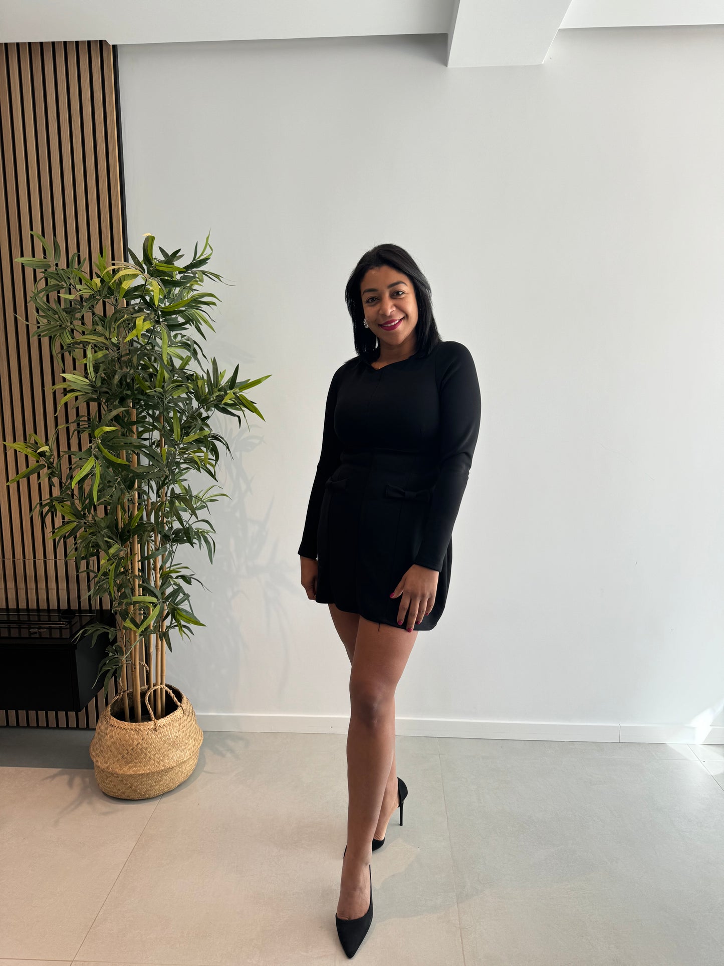 Vestido negro lazos